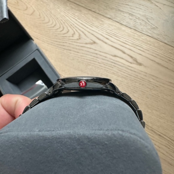 Authentic Michelle Serein watch. Mother of Pearl Lavender dial set - Picture 8 of 12